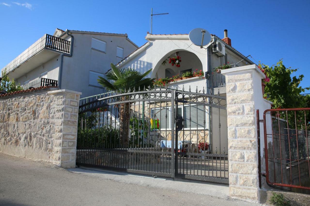 Apartment Leonora Водице Екстериор снимка